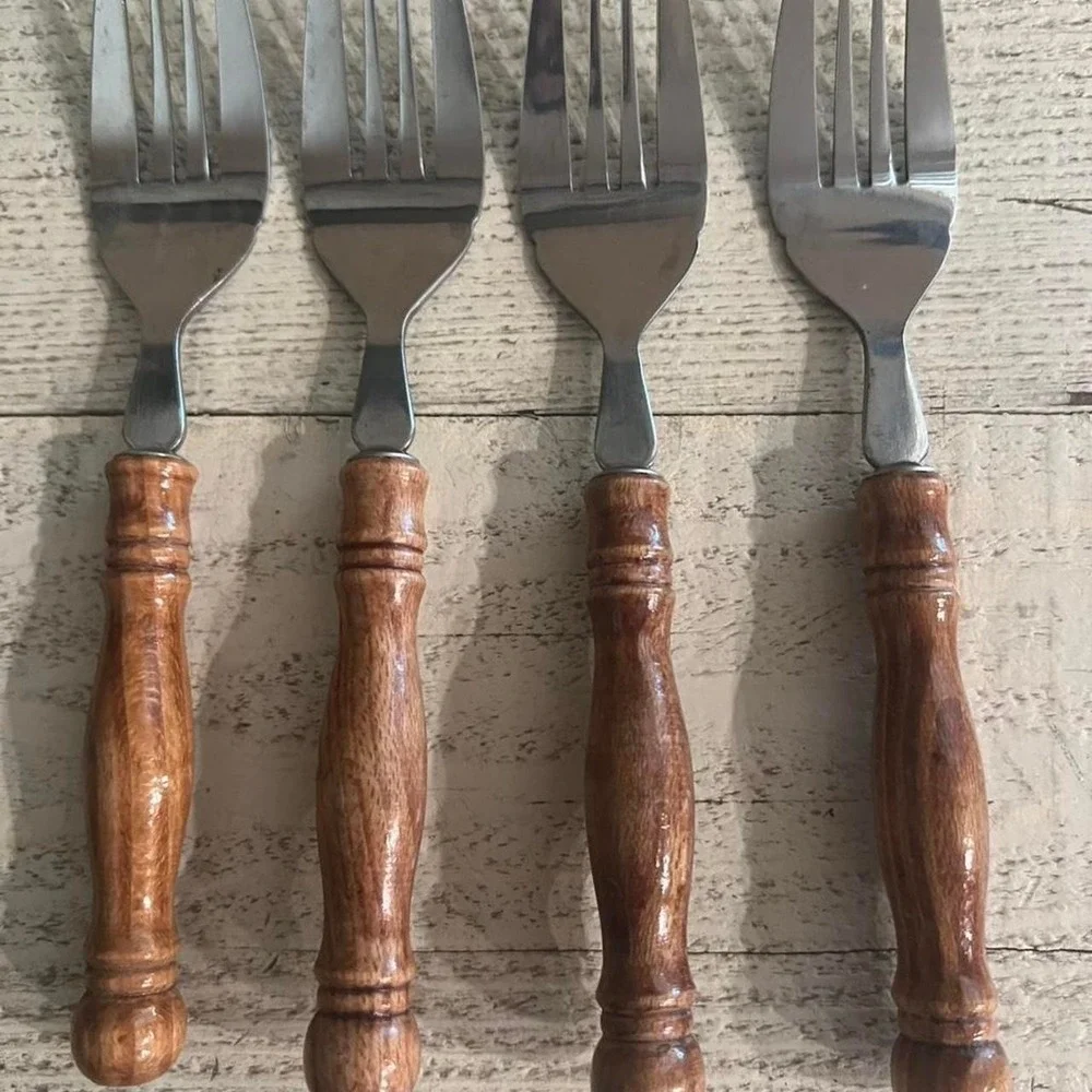 Set of 4 wooden handle forks